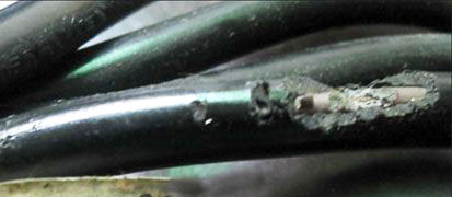 电源线破损 电源线破损